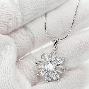 NWOT Sterling Silver Flower Crystal necklace